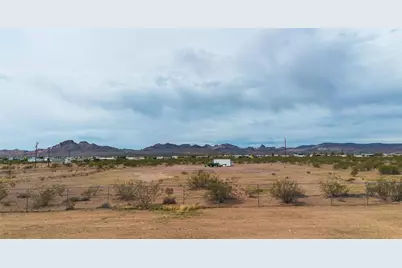 852 S Emery Park Road, Golden Valley, AZ 86413 - Photo 11