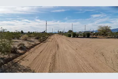 306-04-042A N Santa Cruz, Golden Valley, AZ 86413 - Photo 43