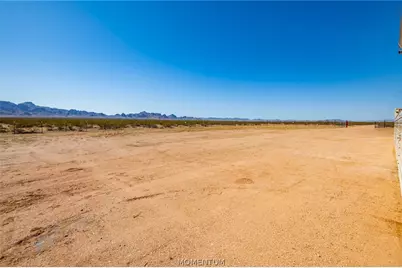 6058 Macayo Drive, Golden Valley, AZ 86413 - Photo 29