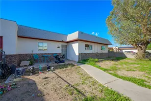 882 La Jolla Dr, Bullhead City, AZ 86442 - Photo 1
