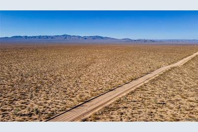 2775 Brittlebush Drive, Yucca, AZ 86438 - Photo 13