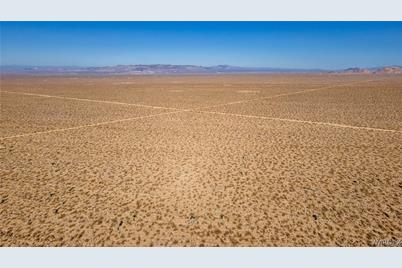 2775 Brittlebush Drive, Yucca, AZ 86438 - Photo 11