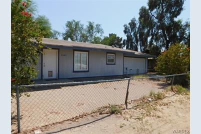 8664 S Sycamore Street - Photo 1