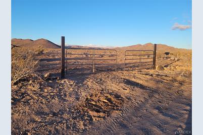 000 11th Street, Dolan Springs, AZ 86441 - Photo 1