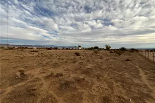 961 S Lochiel Rd, Golden Valley, AZ 86413 - Photo 1