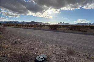 852 S Emery Park Rd, Golden Valley, AZ 86413 - Photo 1