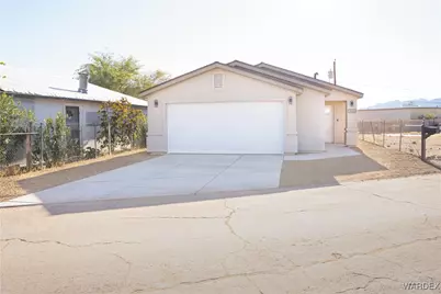 916 Harbor Drive, Bullhead City, AZ 86442 - Photo 1