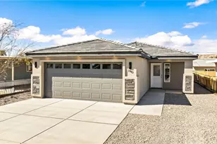 1943 W Robson Cir, Bullhead City, AZ 86442 - Photo 1