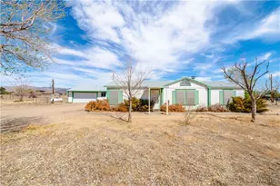 5621 W Collins Dr, Golden Valley, AZ 86413 - Photo 1