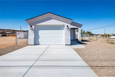 895 E Beverly Avenue, Kingman, AZ 86401 - Photo 1