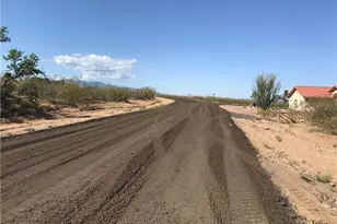 9253 N Rio Verde Circle, Kingman, AZ 86401 - Photo 1