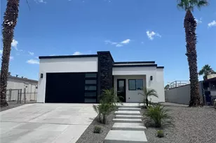 981 Holly St, Bullhead City, AZ 86442 - Photo 1