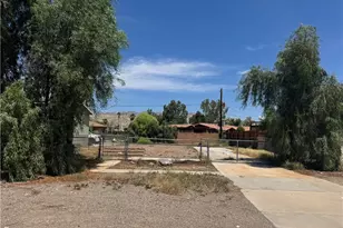 2385 Castle Rock Cir, Bullhead City, AZ 86442 - Photo 1