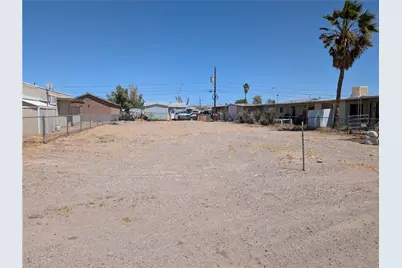 1047 Papago Dr, Bullhead City, AZ 86442 - Photo 1