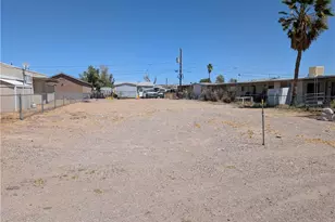 1047 Papago Dr, Bullhead City, AZ 86442 - Photo 1