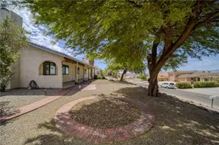 808 Park Crest Dr, Bullhead City, AZ 86429 - Photo 1