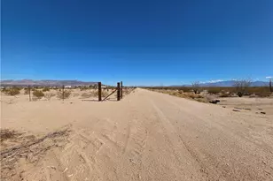 Tbd Golden Spur Rd, Yucca, AZ 86438 - Photo 1