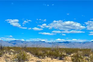 3135 W Desert Candle Dr, Yucca, AZ 86438 - Photo 1