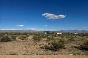 692 S Egar Rd, Golden Valley, AZ 86413 - Photo 1