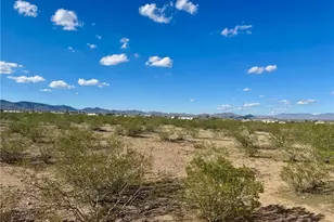 995 S Eloy Rd, Golden Valley, AZ 86413 - Photo 1