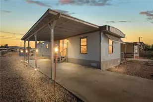 2038 Clearwater Dr, Bullhead City, AZ 86442 - Photo 1