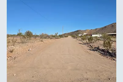 2033 Dewey Road, Golden Valley, AZ 86413 - Photo 1