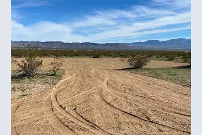 2034 S Cordes Road, Golden Valley, AZ 86413 - Photo 1