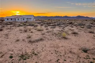 9826 N Saddleback Dr, Kingman, AZ 86401 - Photo 1