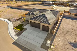 971 Athens Ct, Bullhead City, AZ 86429 - Photo 1