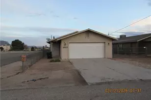1933 Robinson, Kingman, AZ 86401 - Photo 1