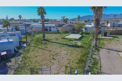 1899 Hualapai Drive, Bullhead City, AZ 86442 - Photo 1