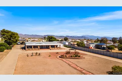 672 S Salt Road, Golden Valley, AZ 86413 - Photo 1