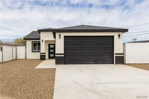 915 Harbor Dr, Bullhead City, AZ 86442 - Photo 1