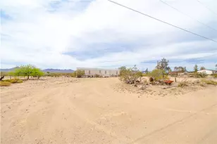 533 S Davis Rd, Golden Valley, AZ 86413 - Photo 1