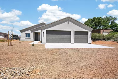 7201 E Stetson Drive, Kingman, AZ 86401 - Photo 1