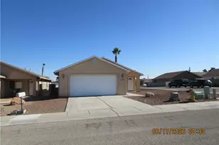 2747 Phoenix, Kingman, AZ 86401 - Photo 1