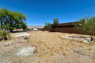 1858 Clearwater Dr, Bullhead City, AZ 86442 - Photo 1