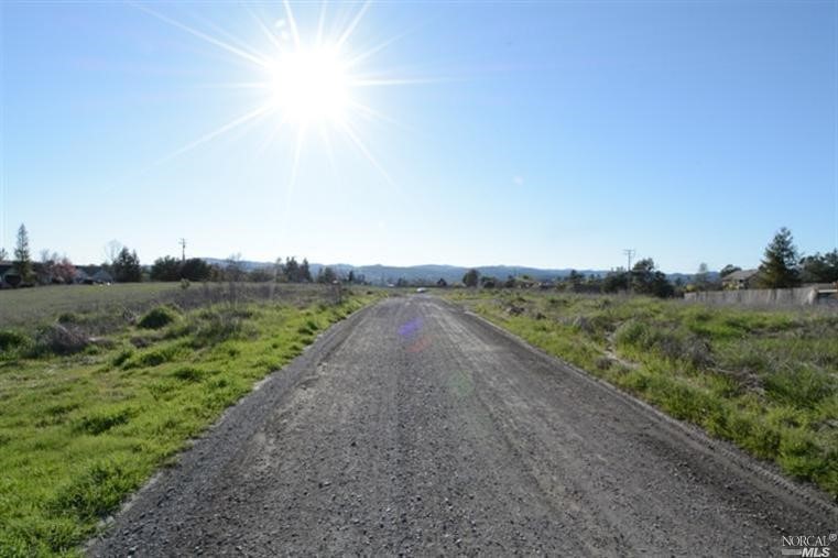 844 Milk Barn Rd Healdsburg Ca 95448 Mls 21405109 Coldwell