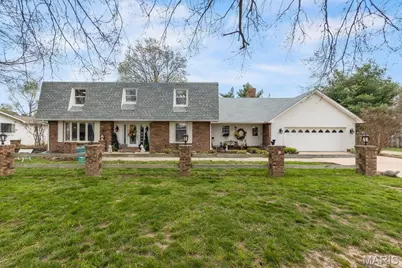132 Greenbrier Dr, Sikeston, MO 63801 - Photo 1