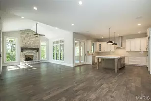 805 Silver Buck Ln, Chesterfield, MO 63005 - Photo 17