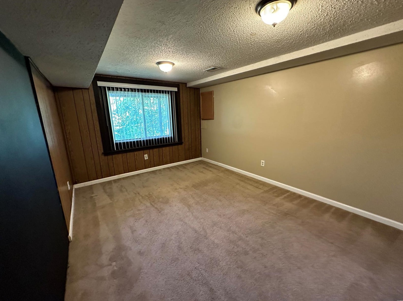 12427 Sea Ln Dr, Florissant MO 63033-4709 exterior