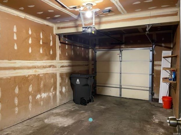 12427 Sea Ln Dr, Florissant MO 63033-4709 exterior