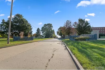 700 Howdershell Road, Florissant, MO 63031 - Photo 35