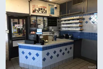 3949 Veterans Memorial Parkway, Saint Peters, MO 63376 - Photo 7