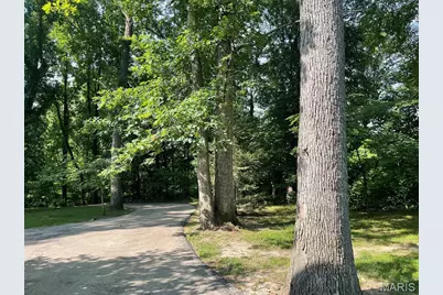 17421 Private Valley Lane, Chesterfield, MO 63005 - Photo 5