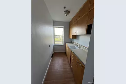 937 Broadway Street #202,300,305,306, Cape Girardeau, MO 63701 - Photo 7