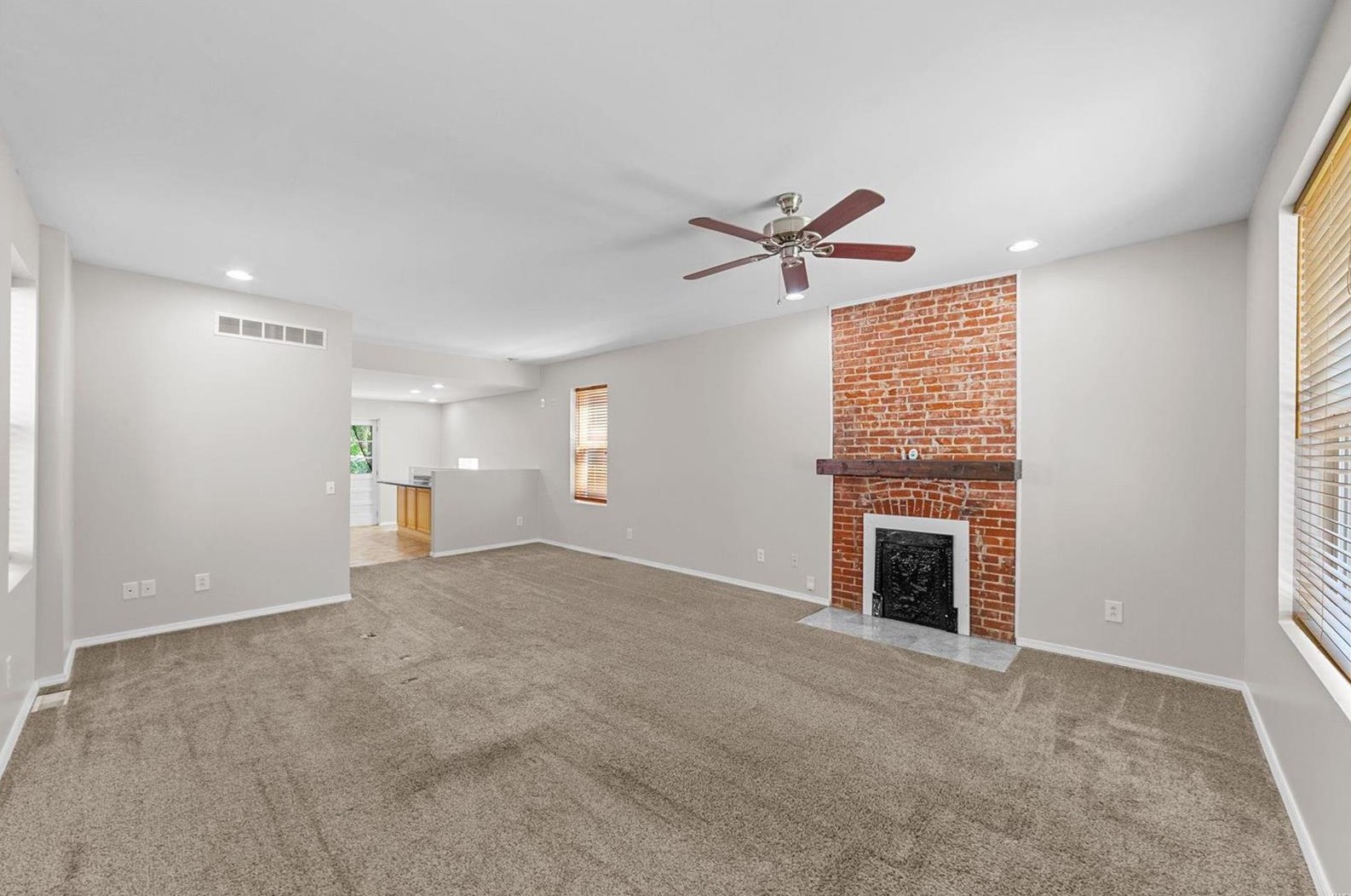 2020 Kraft St, Saint Louis MO 63139-3711 exterior