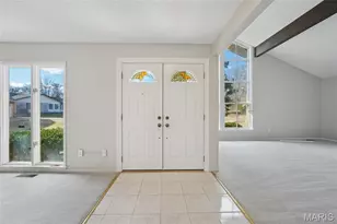 2184 Courtleigh Ln, Chesterfield, MO 63017 - Photo 3