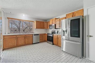 2184 Courtleigh Lane, Chesterfield, MO 63017 - Photo 9