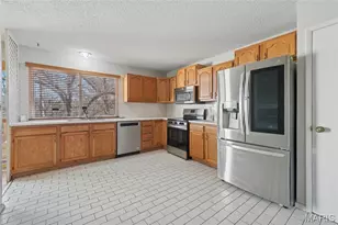 2184 Courtleigh Ln, Chesterfield, MO 63017 - Photo 9